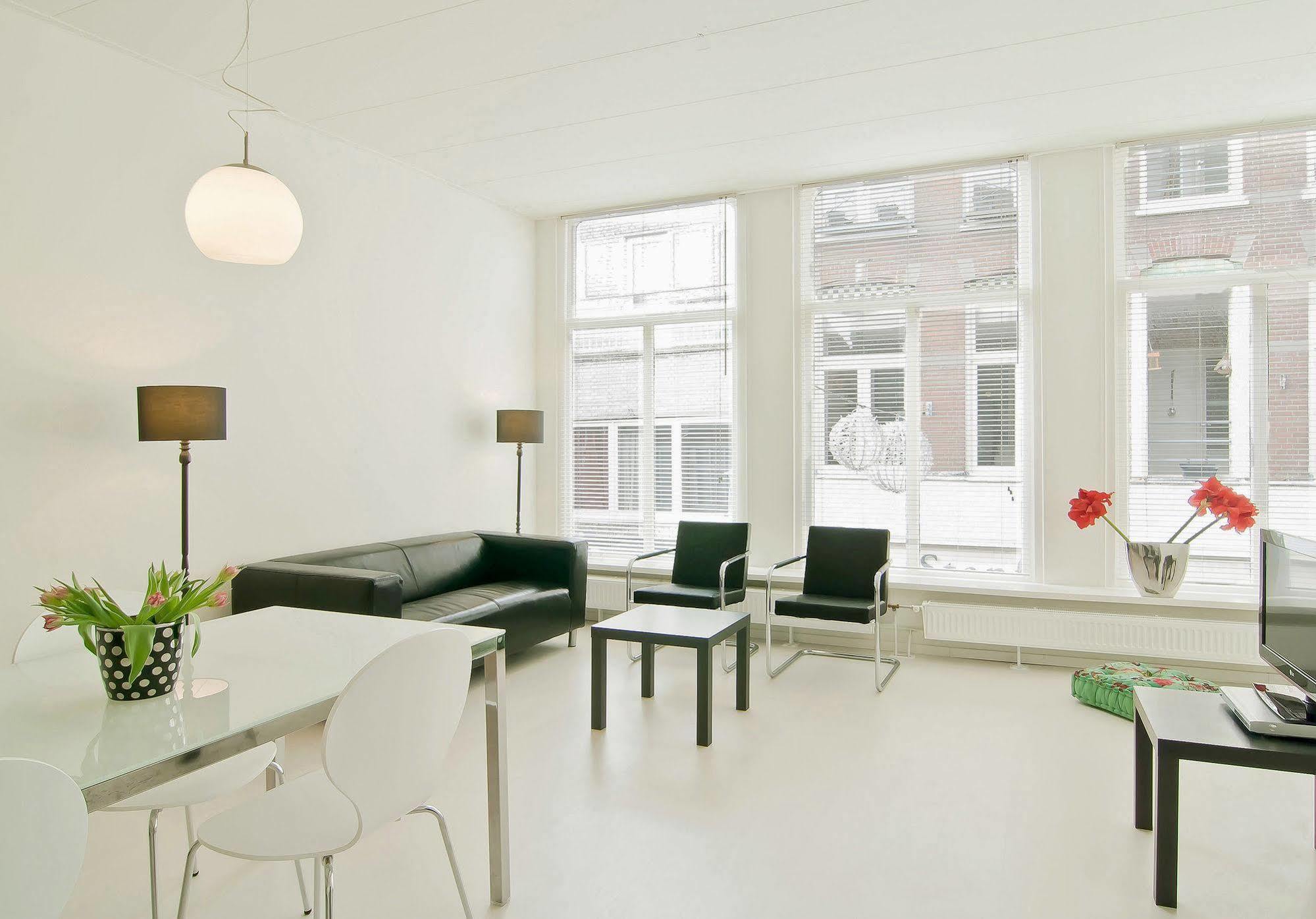 Familie Hotel&Apartments Alkmaar Bagian luar foto