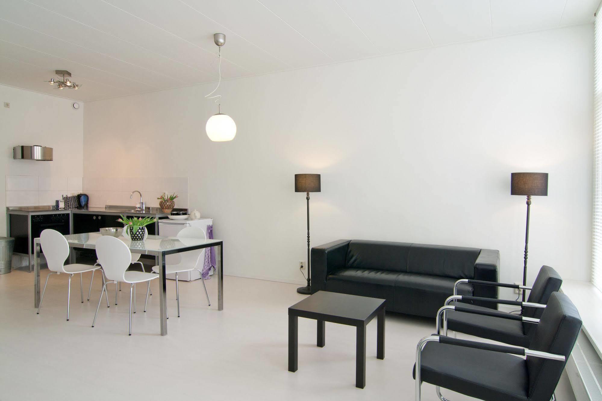 Familie Hotel&Apartments Alkmaar Bagian luar foto